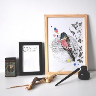 encadrement d'une affiche avec un des oiseaux exotiques pour une décoration intérieure cosy et colorée