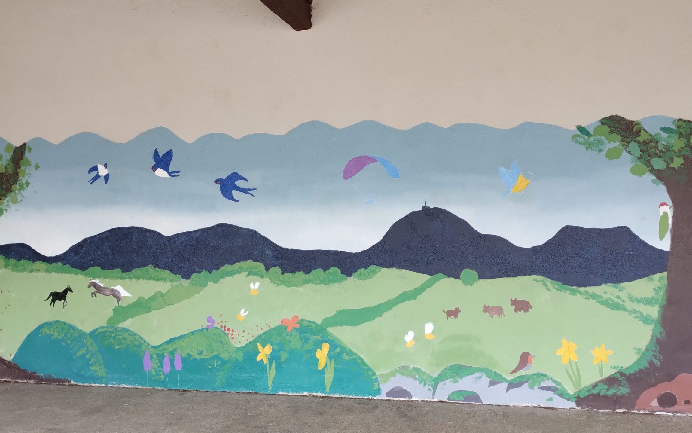 fresque en cours dans une école