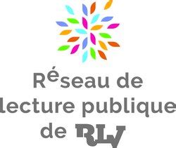 avec un public d'enfants et d'adultes ou en duo parents-enfants, les lecteurs curieux ont pu s'initier à la création de feuilles de papier recyclé.