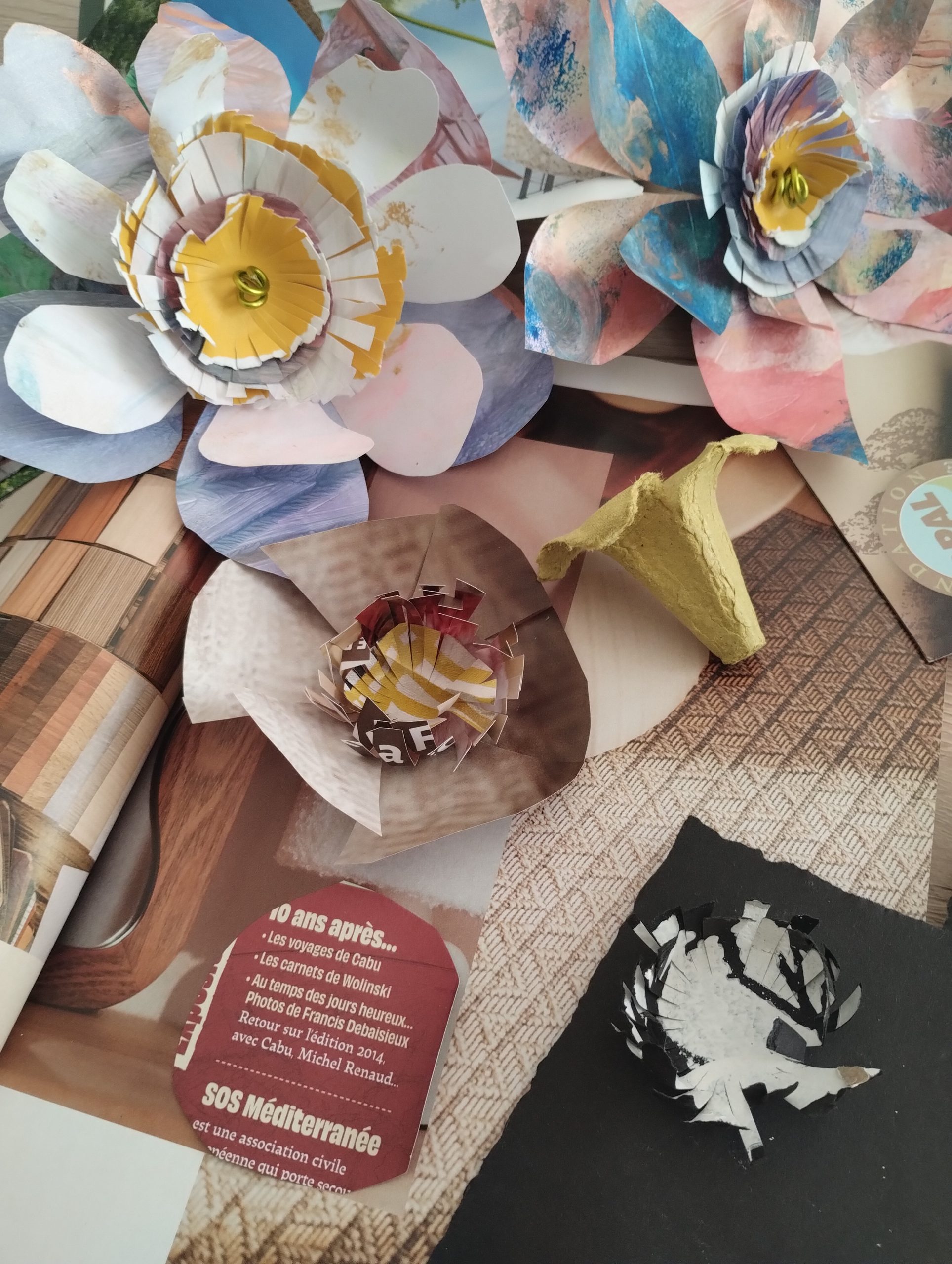 ateliers de création de fleurs en papiers divers